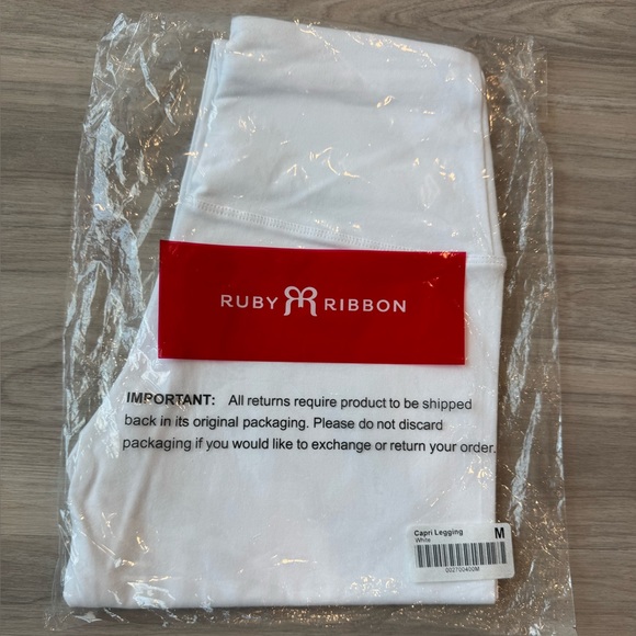 Women's White Cropped Leggings - Picture 6 of 6